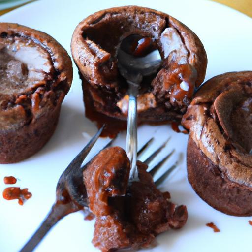 Decadent Keto Chocolate Lava Cakes: Low-Carb Indulgence