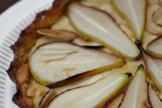 Keto Pear & Almond Tart: A Low-Carb Delight to Savor