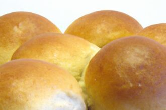 Fluffy Fast No-Yeast Bread Rolls: Easy Homemade Recipe