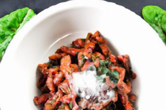 Vibrant Pasta Delights: Beet Sauce & Spinach Pesto Flair